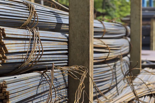 Metal ürünleri, Rusya depodaki paketleri meydanda metal profil