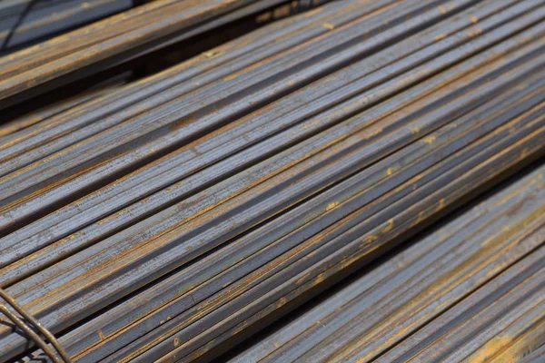 Metal ürünleri, Rusya depodaki paketleri meydanda metal profil