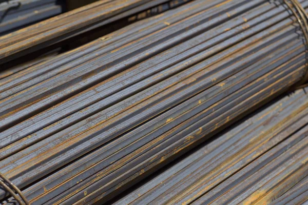 Metal ürünleri, Rusya depodaki paketleri meydanda metal profil