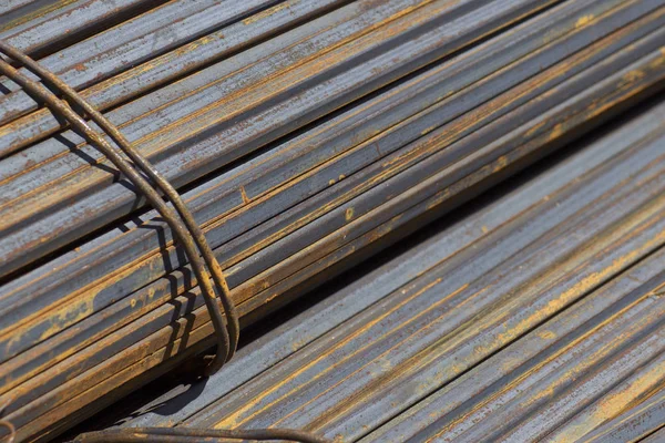 Metal ürünleri, Rusya depodaki paketleri meydanda metal profil