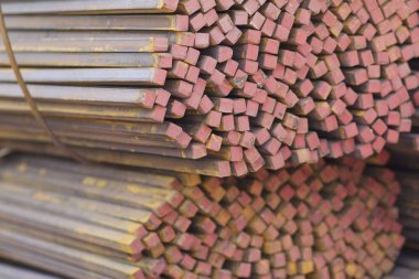 Metal ürünleri, Rusya depodaki paketleri meydanda metal profil