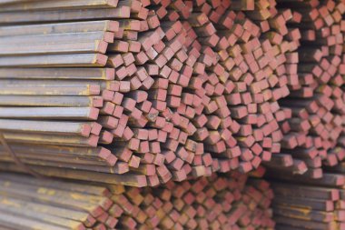 Metal ürünleri, Rusya depodaki paketleri meydanda metal profil