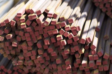 Metal ürünleri, Rusya depodaki paketleri meydanda metal profil