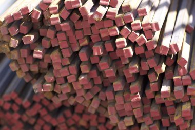 Metal ürünleri, Rusya depodaki paketleri meydanda metal profil