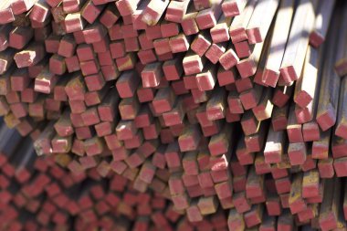 Metal ürünleri, Rusya depodaki paketleri meydanda metal profil