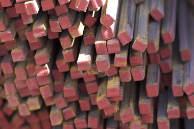 Metal ürünleri, Rusya depodaki paketleri meydanda metal profil