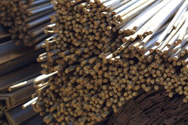 Metal profiller farklı türde metal ürünler depoda, Rusya bulunur