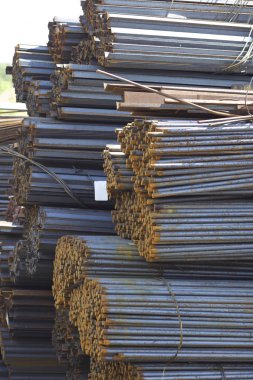 Metal profiller farklı türde metal ürünler depoda bulunan