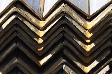 Metal profil açısı depodaki paketlerine metal ürünleri, Rusya Federasyonu