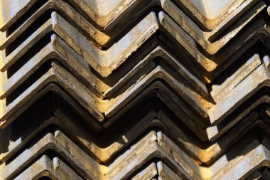 Metal profil açısı depodaki paketlerine metal ürünleri, Rusya Federasyonu