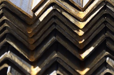 Metal profil açısı depodaki paketlerine metal ürünleri, Rusya Federasyonu