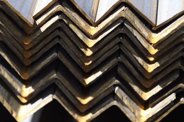 Metal profil açısı depodaki paketlerine metal ürünleri, Rusya Federasyonu