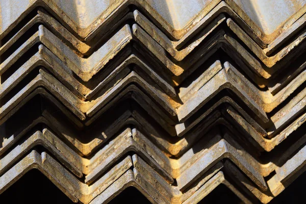 Metal profil açısı metal ürünlerin depodaki paketlerinde