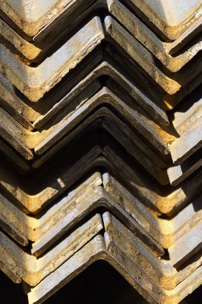 Metal profil açısı metal ürünlerin depodaki paketlerinde