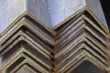 Metal profil açısı depodaki paketlerine metal ürünleri, Rusya Federasyonu