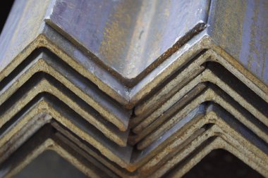 Metal profil açısı depodaki paketlerine metal ürünleri, Rusya Federasyonu