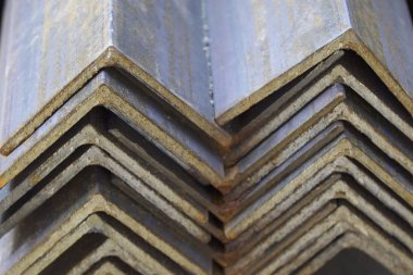 Metal profil açısı depodaki paketlerine metal ürünleri, Rusya Federasyonu