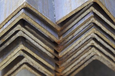 Metal profil açısı depodaki paketlerine metal ürünleri, Rusya Federasyonu