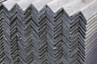 Metal profil açısı depodaki paketlerine metal ürünleri, Rusya Federasyonu