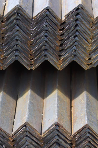 Metal profil açısı metal ürünlerin depodaki paketlerinde