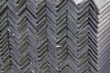 Metal profil açısı metal ürünlerin depodaki paketlerinde