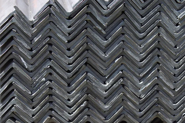 Metal profil açısı metal ürünlerin depodaki paketlerinde