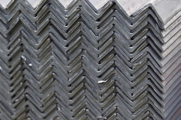 Metal profil açısı metal ürünlerin depodaki paketlerinde