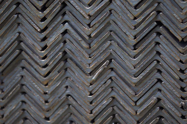 Metal profil açısı metal ürünlerin depodaki paketlerinde