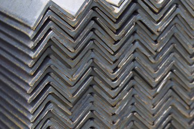 Metal profil açısı metal ürünlerin depodaki paketlerinde
