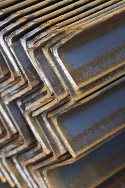 Metal profil açısı metal ürünlerin depodaki paketlerinde