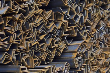 Metal profil açısı metal ürünlerin depodaki paketlerinde