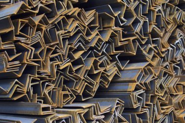 Metal profil açısı metal ürünlerin depodaki paketlerinde