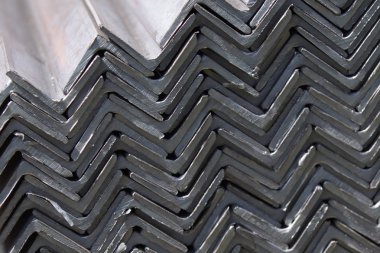 Metal profil açısı metal ürünlerin depodaki paketlerinde