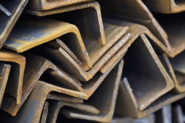 Metal profil açısı metal ürünlerin depodaki paketlerinde