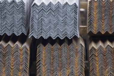 Metal profil açısı metal ürünlerin depodaki paketlerinde