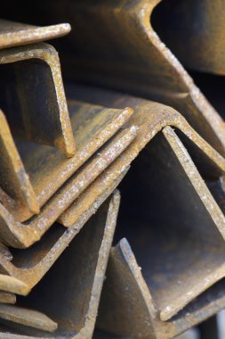 Metal profil açısı metal ürünlerin depodaki paketlerinde