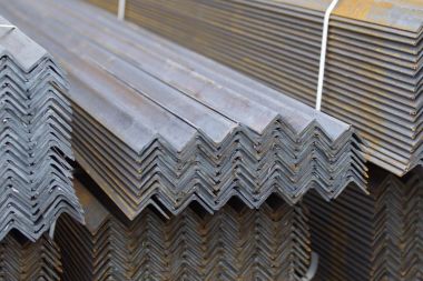 Metal profil açısı metal ürünlerin depodaki paketlerinde