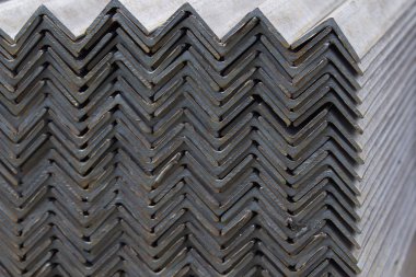 Metal profil açısı metal ürünlerin depodaki paketlerinde