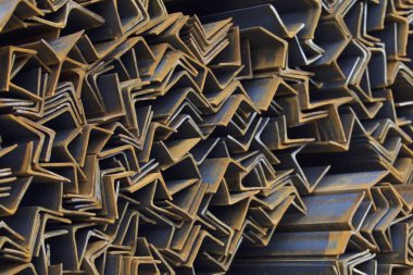 Metal profil açısı metal ürünlerin depodaki paketlerinde