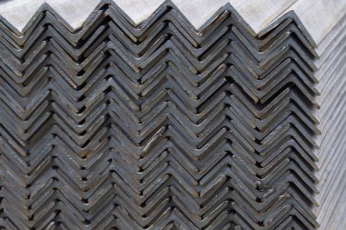 Metal profil açısı metal ürünlerin depodaki paketlerinde