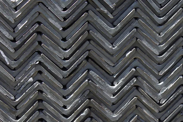 Metal profil açısı metal ürünlerin depodaki paketlerinde
