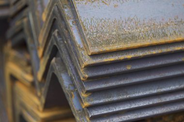 Metal profil açısı metal ürünlerin depodaki paketlerinde