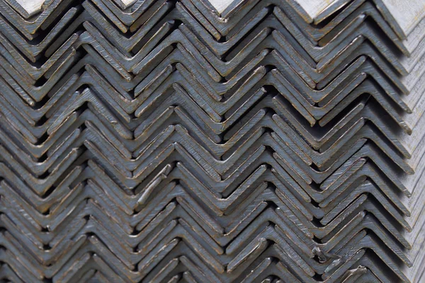 Metal profil açısı metal ürünlerin depodaki paketlerinde