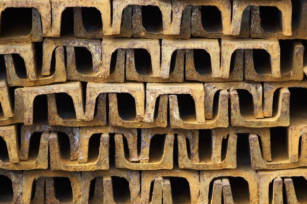 Metal profil kanal metal ürünlerin depodaki paketlerinde