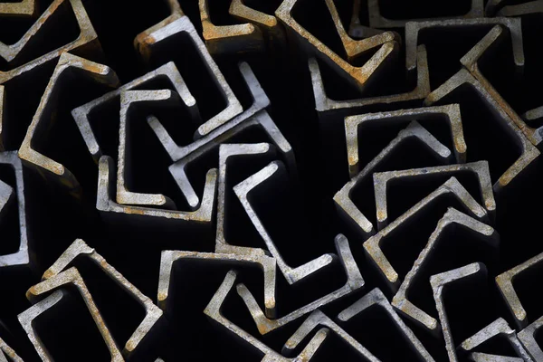 Metal profil kanal metal ürünlerin depodaki paketlerinde