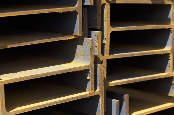 Metal profil kiriş depodaki paketlerine metal ürünleri, Rusya Federasyonu