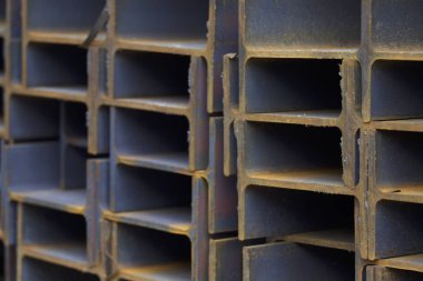 Metal profil kiriş depodaki paketlerine metal ürünleri, Rusya Federasyonu