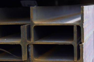 Metal profil kiriş depodaki paketlerine metal ürünleri, Rusya Federasyonu