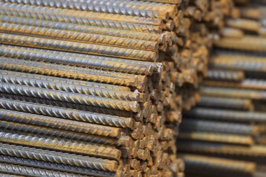 Paketlerine periyodik bir profille takviye çubukları Rusya metal ürünler depoda saklanır