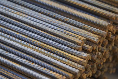 Paketlerine periyodik bir profille takviye çubukları Rusya metal ürünler depoda saklanır